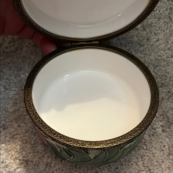 Floral Ceramic Trinket Box - Picture 7 of 7